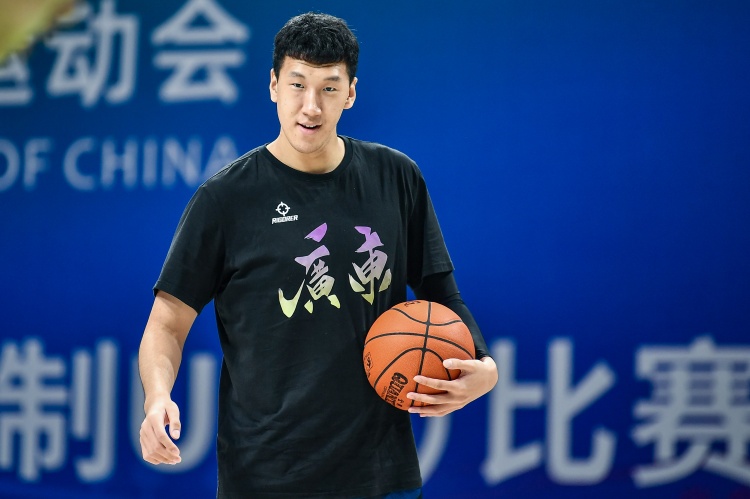 邵化谦：中国男篮集训队名单有杜润旺他本赛季三分球命中率第一