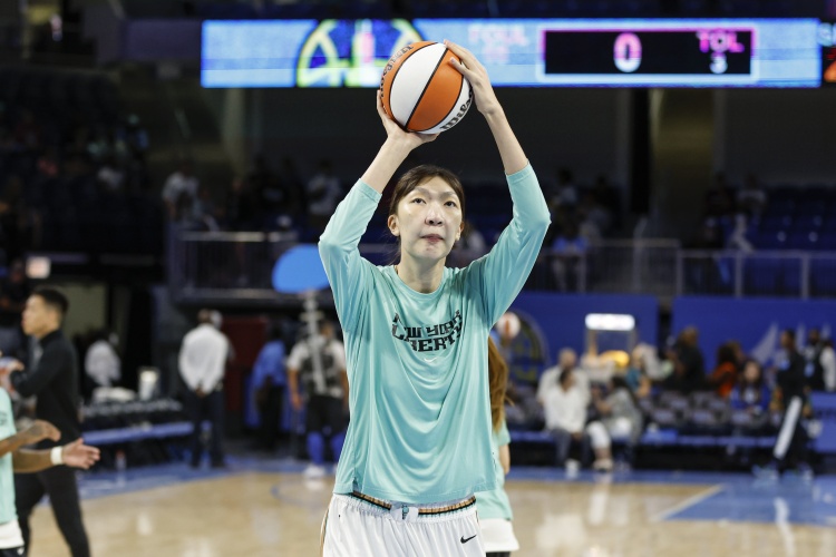 宋翔：韩旭今日启程返回WNBA自由人队