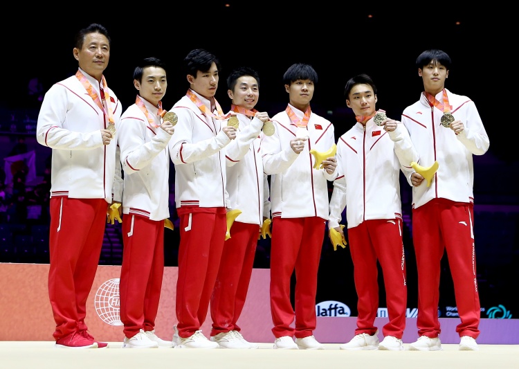 体操世锦赛-中国男团夺冠拿到巴黎奥运会资格，女团第六无缘直通
