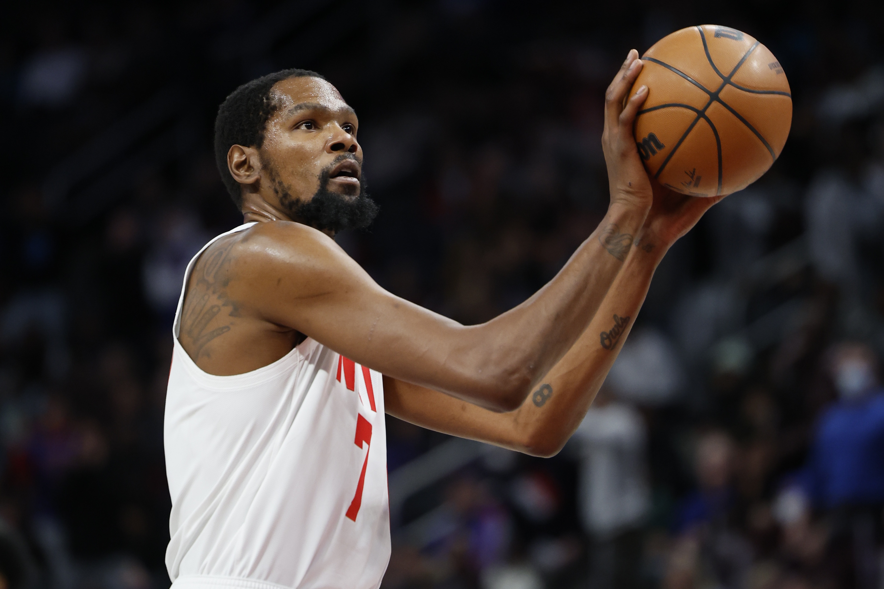 KD：外界的噪音似乎显得我们并不在乎比赛 其实他们什么都不知道