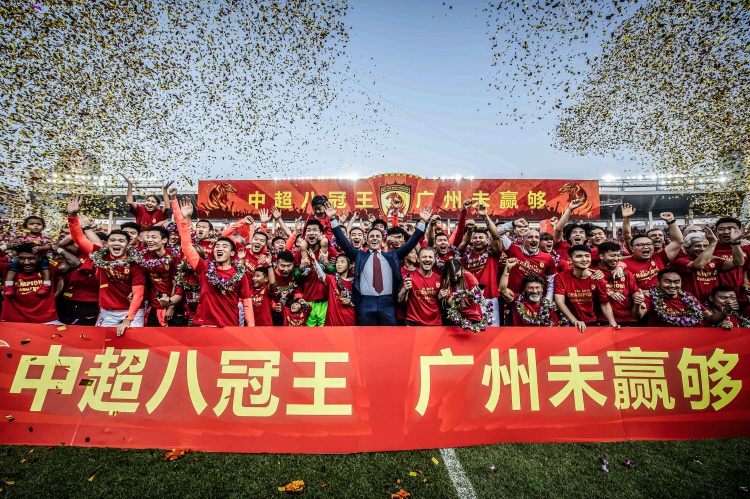足球报谈广东四队情况：最稳定的是梅州，广州两队处“静止”状态