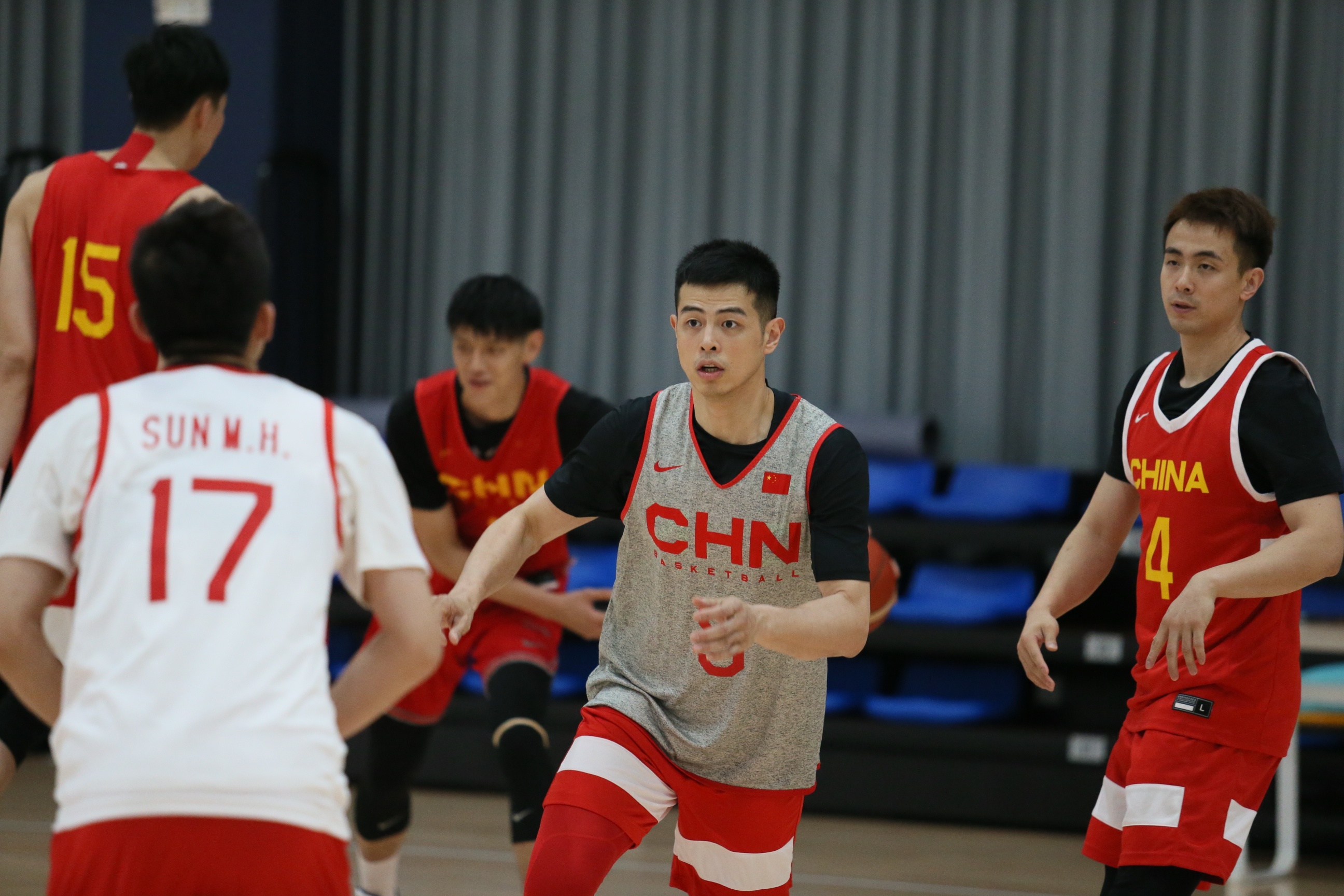 中国男篮结束为期两周的青岛集训前往斯洛文尼亚开始海外拉练
