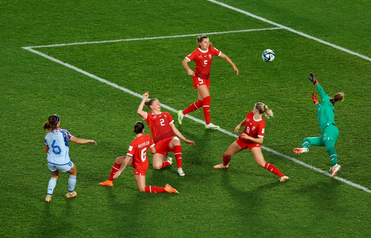 不是以防守著称吗瑞士男足世界杯16出局，女足世界杯15被淘汰