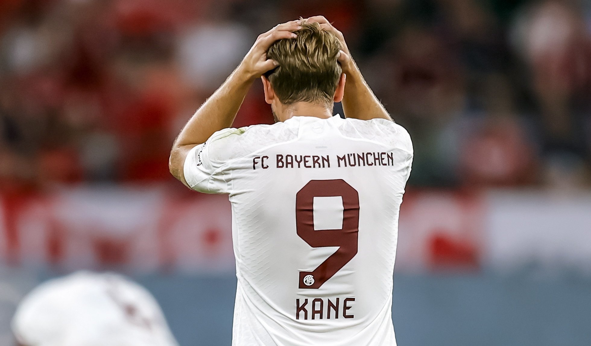很多问号凯恩8轮9球射手榜第2拜仁不败第3，热刺不败登顶
