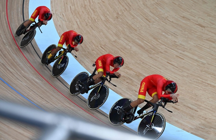 亚运会场地自行车团体竞速赛资格赛中国男女队均打破赛事纪录