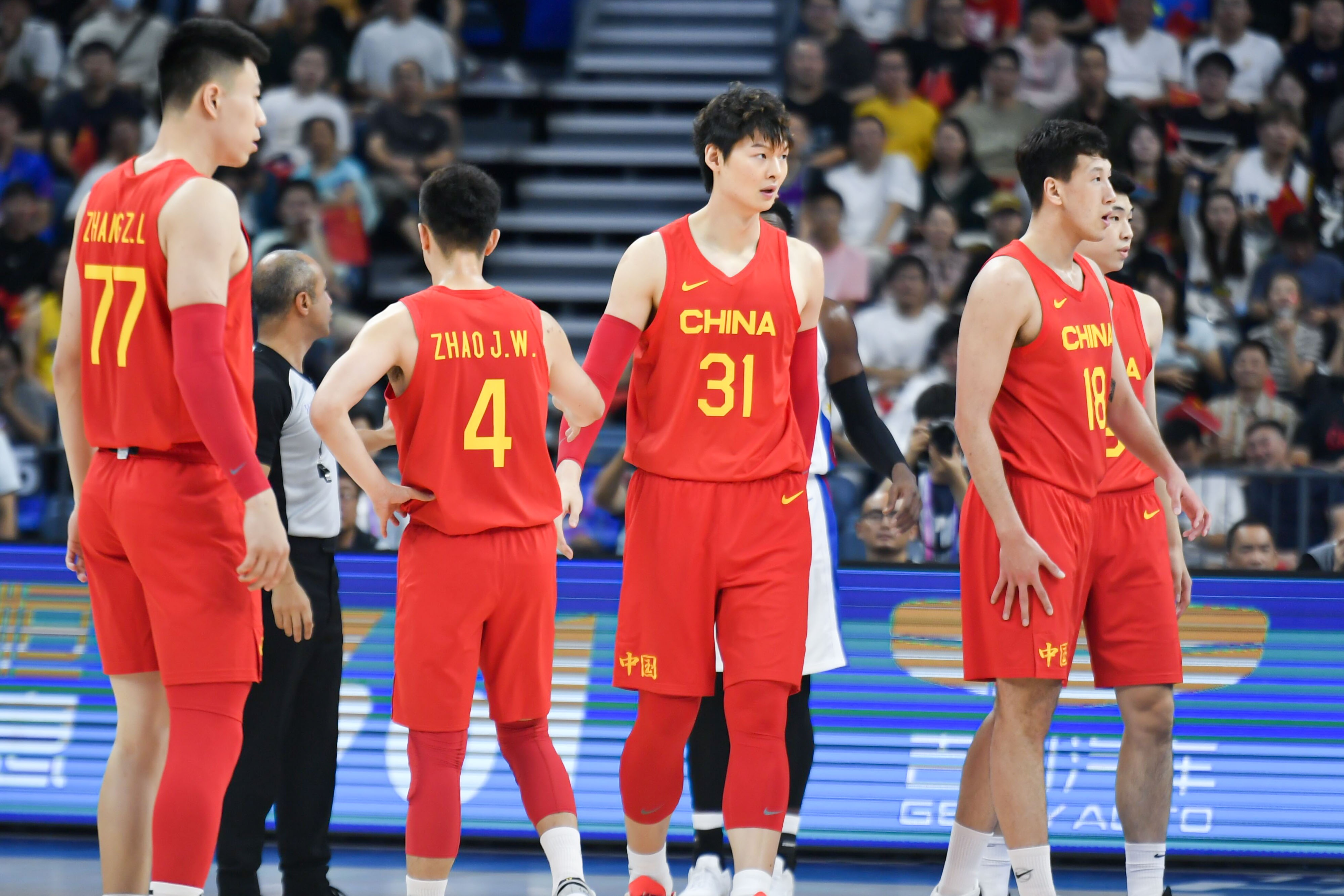 真是无语！中国男篮末节单节比分1427&最后1分钟被逆转无缘决赛