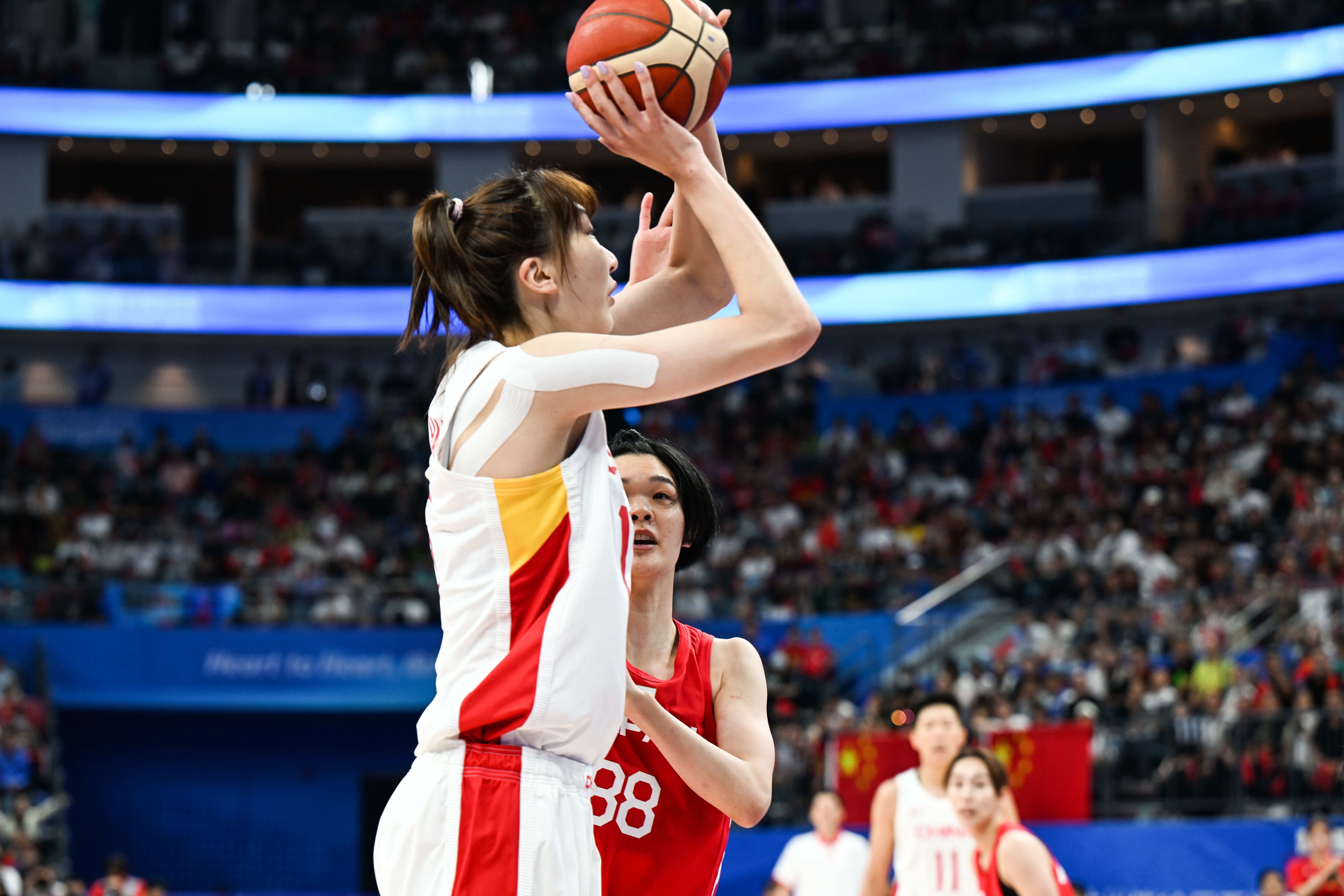 韩旭今年获得WCBA、亚洲杯、大运会、WNBA总裁杯和亚运会五冠