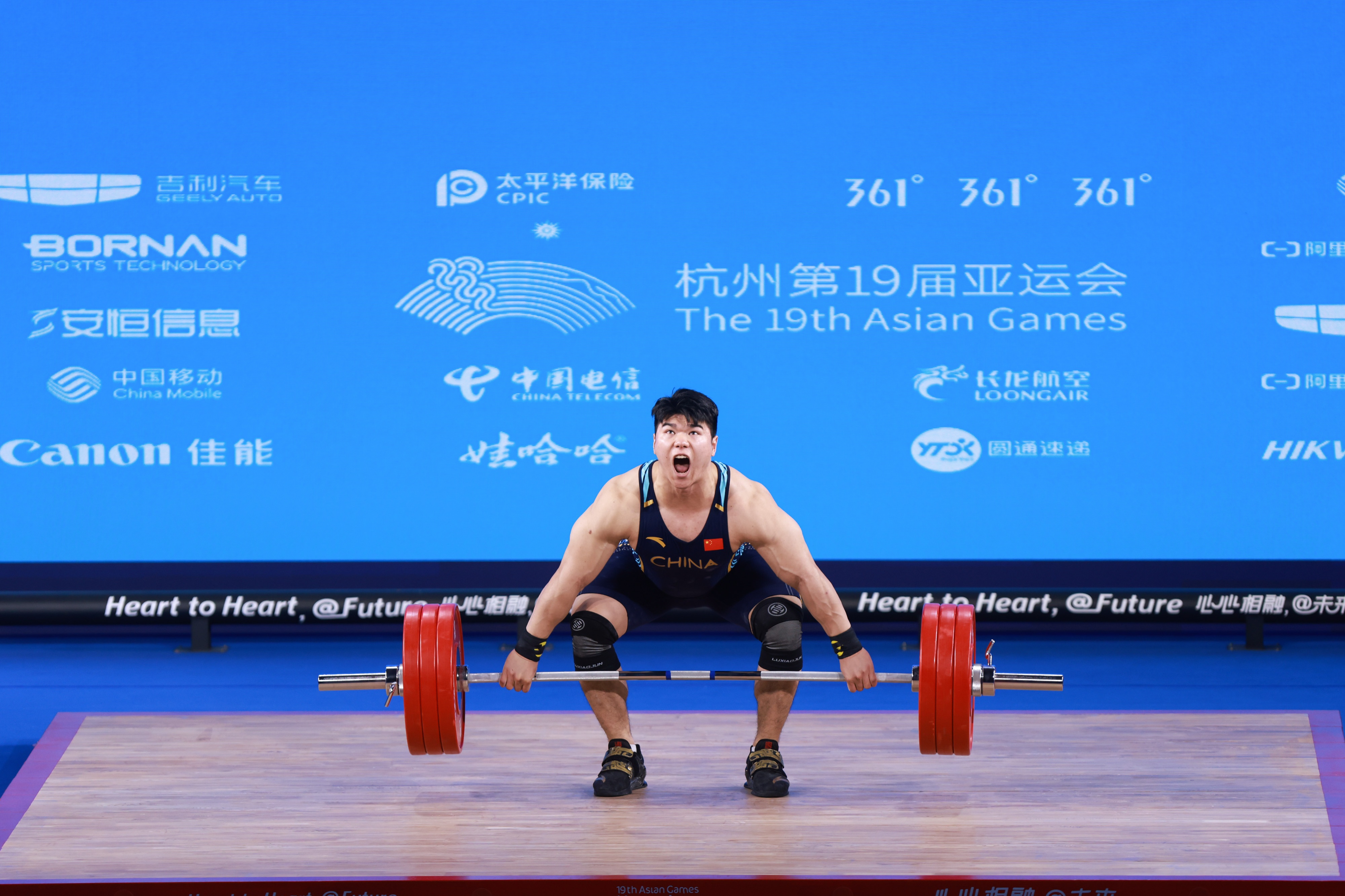 举重男子109公斤级：刘焕华升级参赛逆风翻盘绝杀夺金！