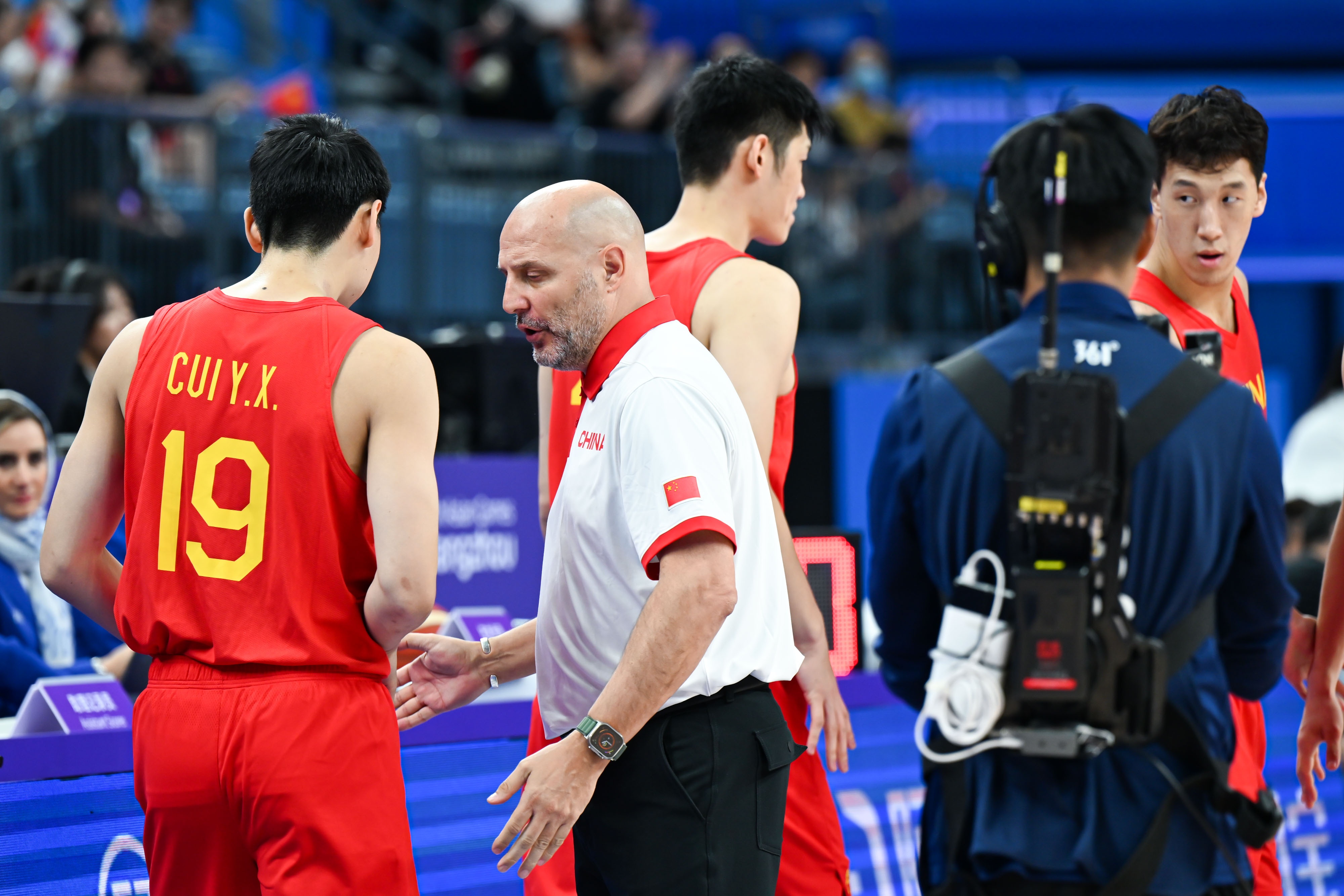 最后一攻布置了什么亚预赛惜败日本中国男篮该与乔帅说再见了