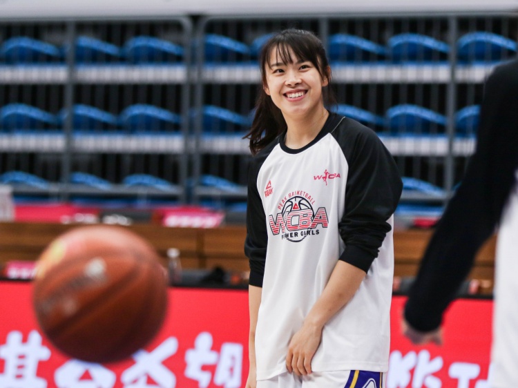 中国三人女篮集训名单：许佳敏任主教练黄雅玲、哈文茜在列