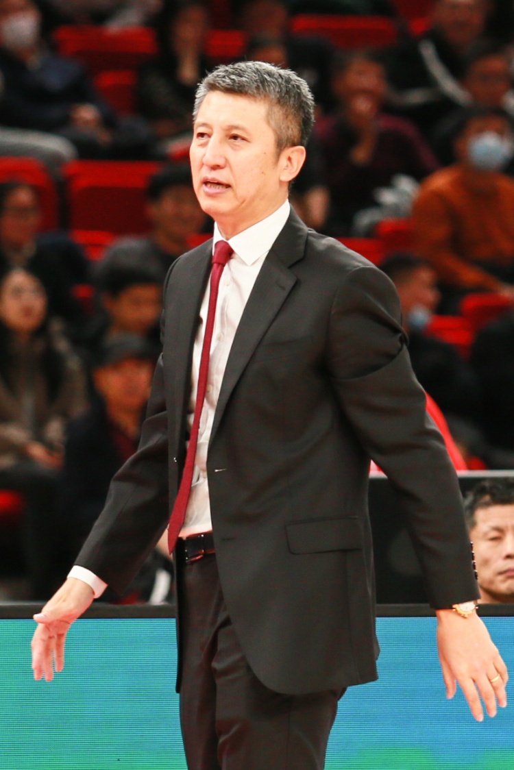 季后赛八强球队的主帅有5人来自辽宁省且都是辽篮青训出身