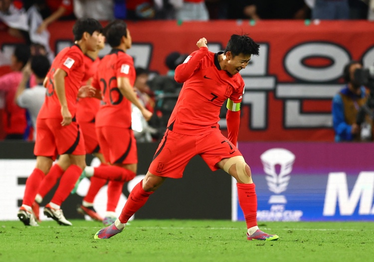 永不言弃！韩国队连续4场比赛补时收获进球