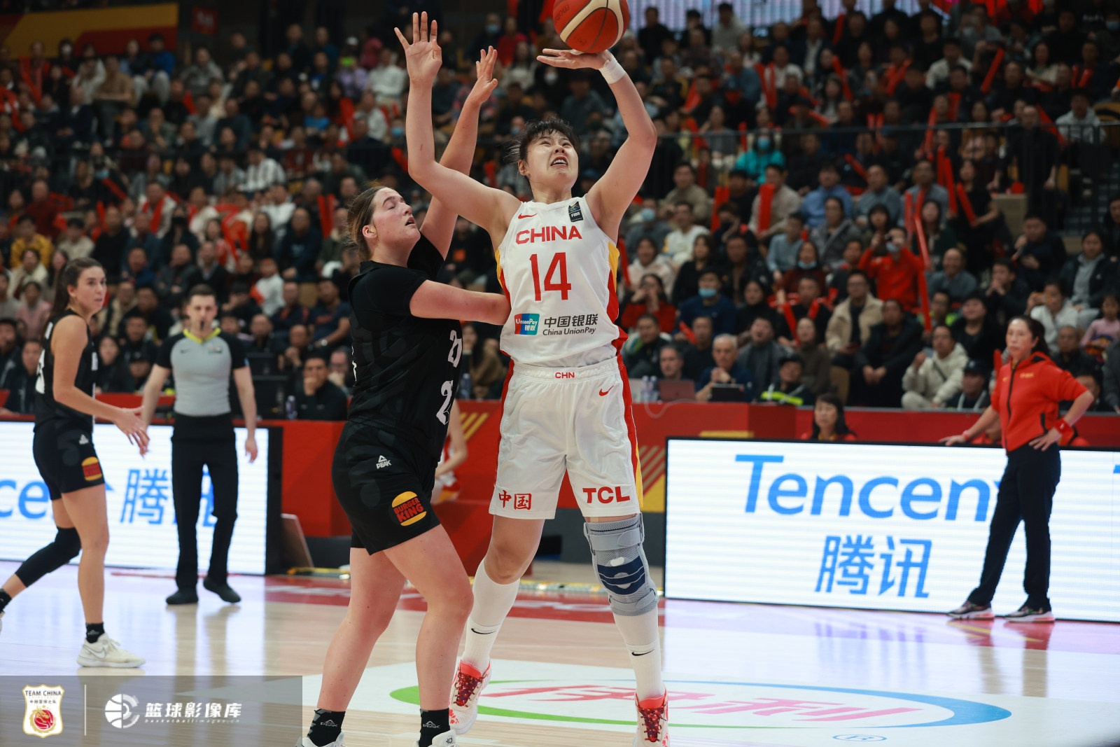 麦穗丰：李月汝的进步非常明显中国女篮球员还是得主动走出去