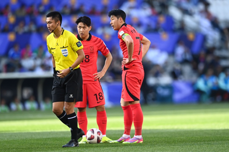 津媒：韩国队要争夺世预赛种子队席位，国足客战韩国取分难度极大