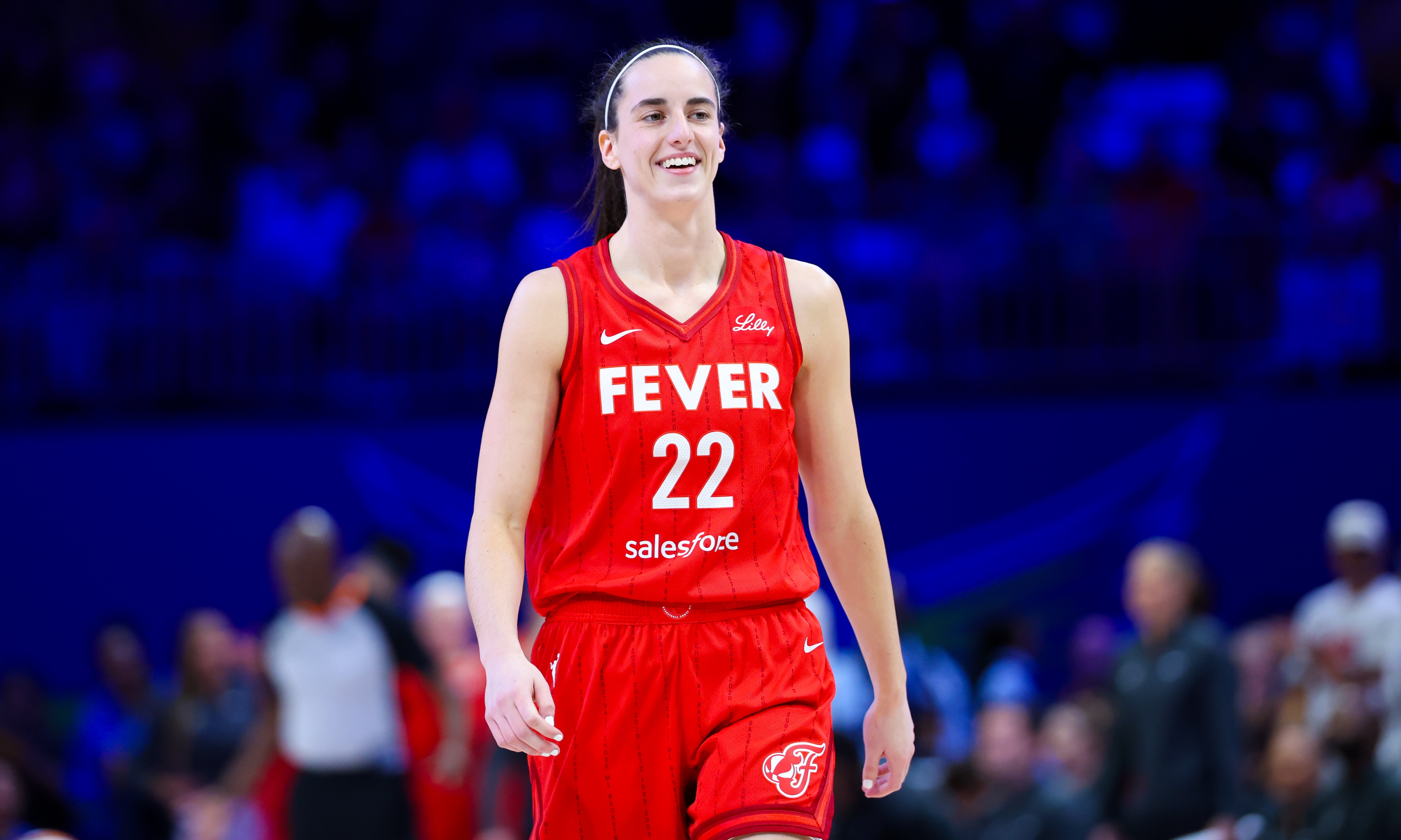 克拉克连续两场至少25分10助攻5三分NBA与WNBA首位新秀！