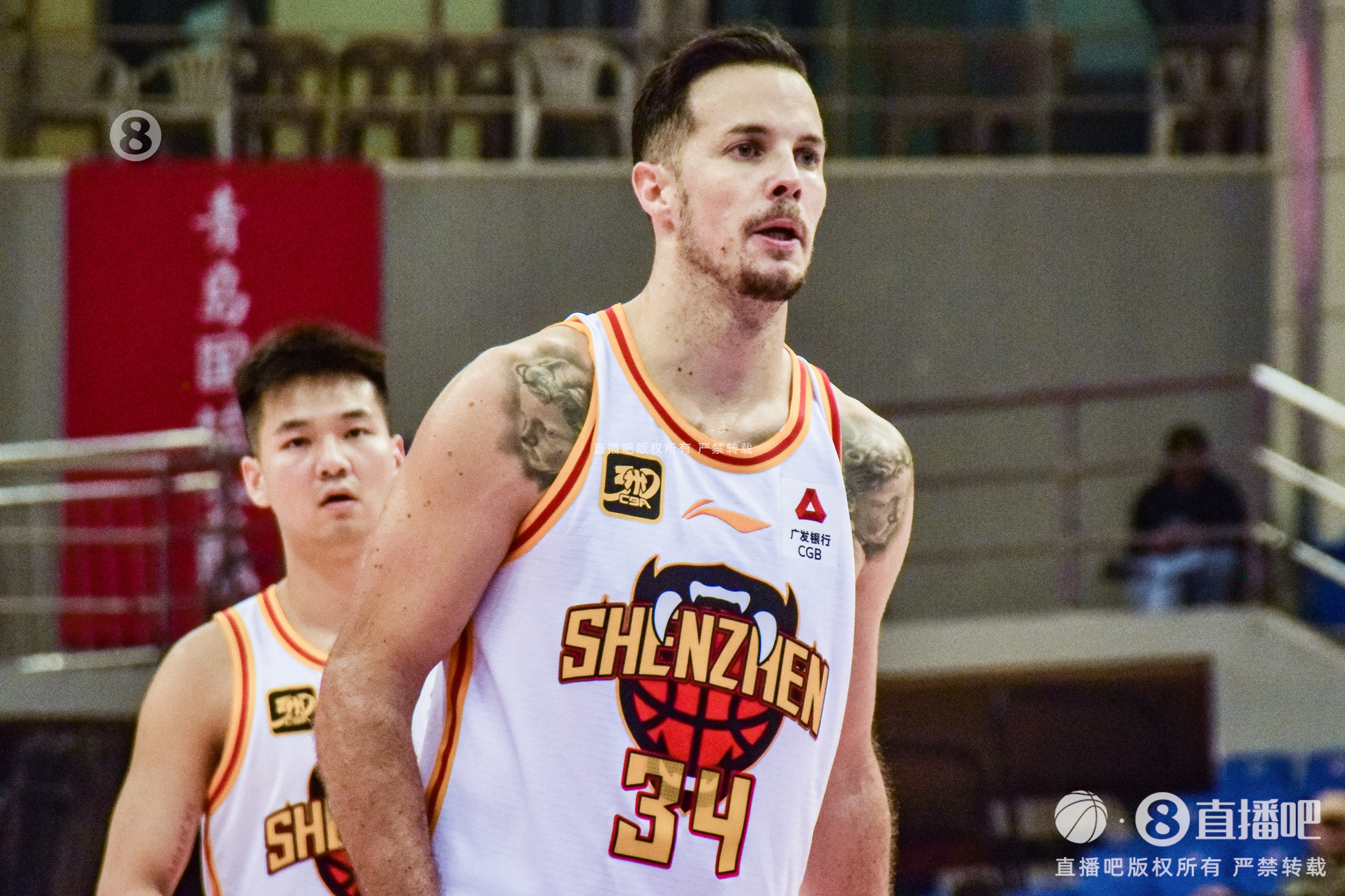 被毁约前CBA外援厄泰尔已经下机但签约被巴萨主席叫停